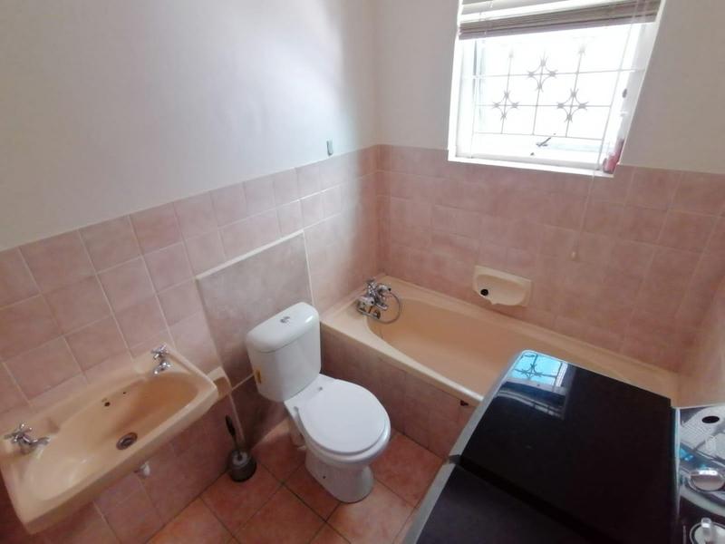 To Let 2 Bedroom Property for Rent in Pelikan Park Western Cape